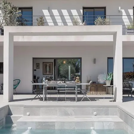 Gaia & Piscine & Clim Villa